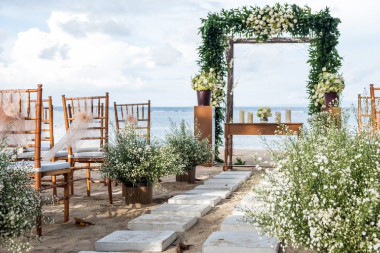 Un beau mariage dans la ville de Bonifacio